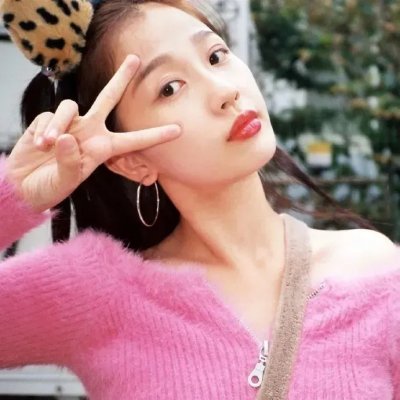 三个摩登女性